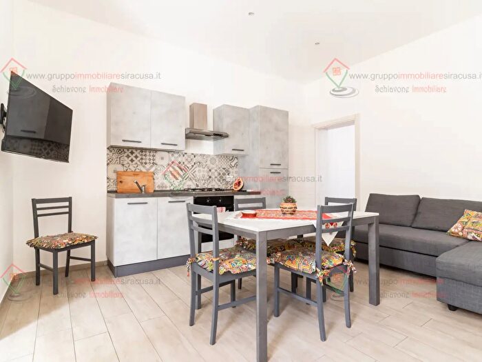 Appartamento trilocale in vendita in Siracusa