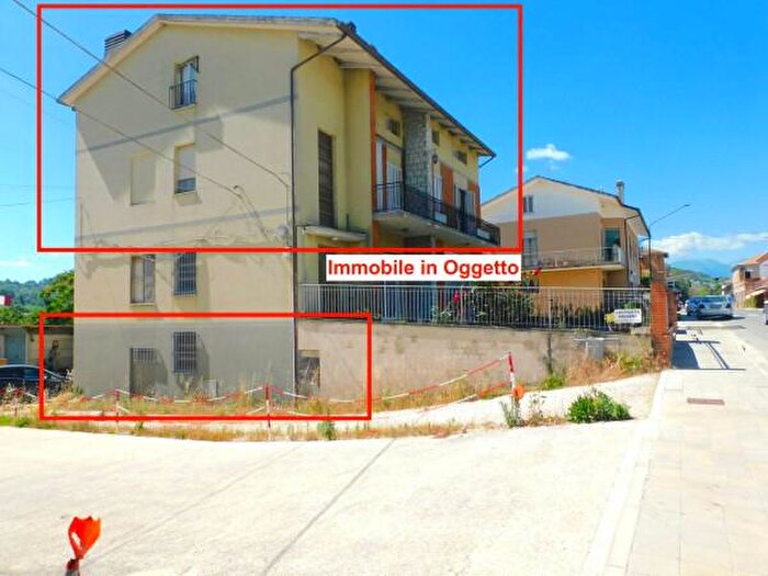 Appartamento con 6 locali in vendita in Contrada Passo SantAngelo, SantAngelo In Pontano