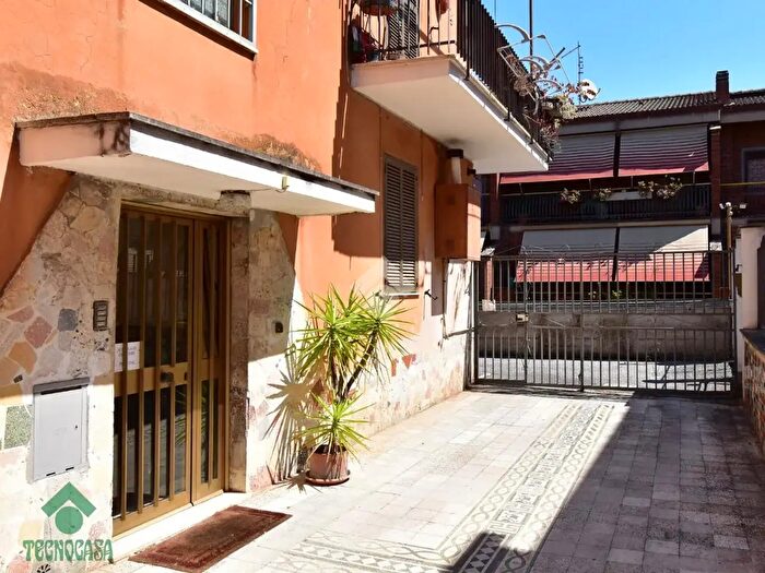 Appartamento bilocale in vendita in Via Abascanto, Roma