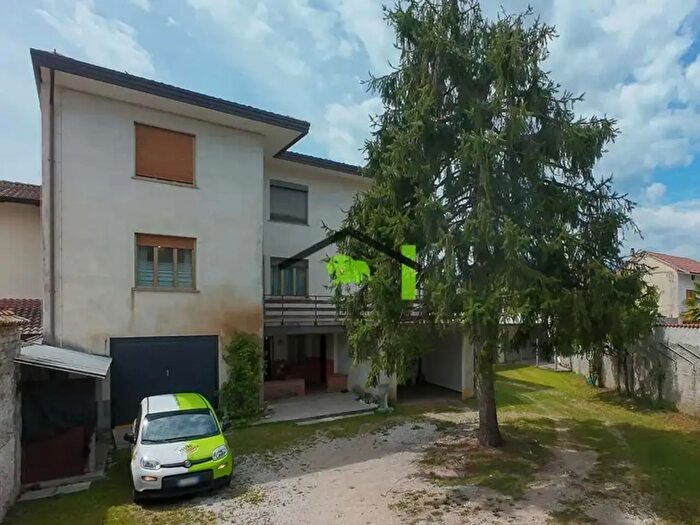 Appartamento con 6 locali in vendita in Via Umberto I, Arba