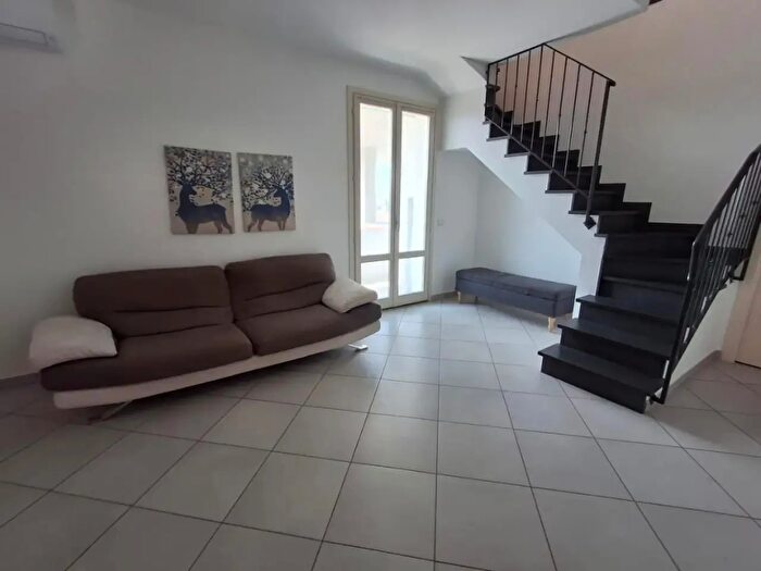 Appartamento trilocale in affitto in Capraia E Limite