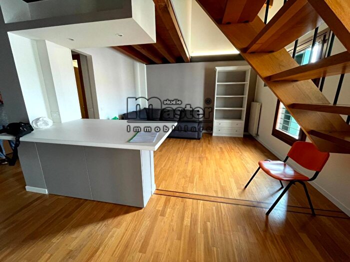 Appartamento bilocale in affitto in Viale IV Novembre, Treviso