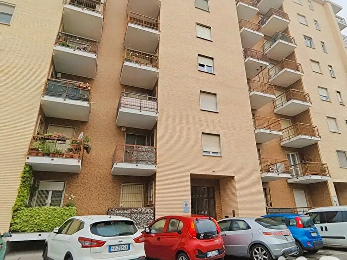 Appartamento trilocale in vendita in Via Silvio Allason, Grugliasco