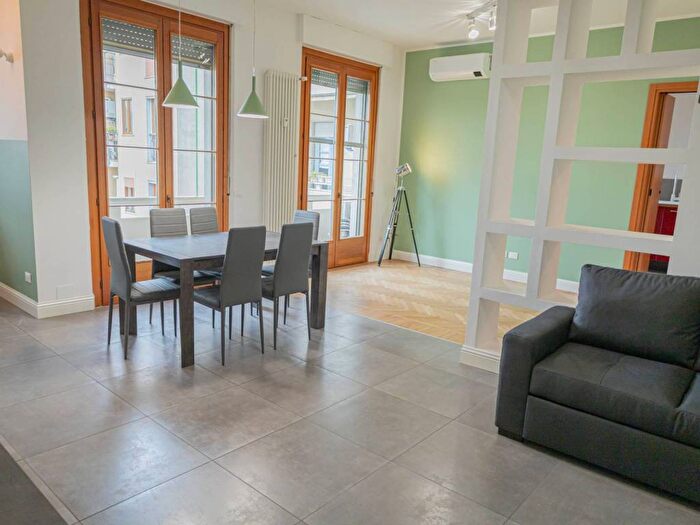 Appartamento bilocale in affitto in Via Macedonio Melloni, Plebisciti Susa, Milano