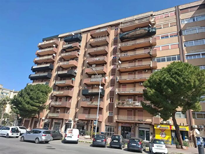 Appartamento quadrilocale in vendita in Via San Filippo, Palermo