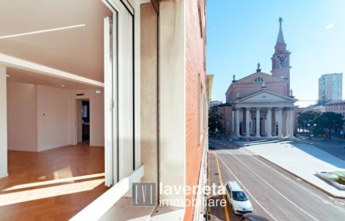 Appartamento quadrilocale in vendita in Piazza Angelo Trevisan, San Dona Di Piave