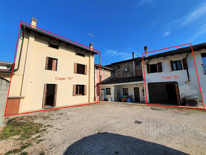 Casa con 6 locali in vendita in Viale di Mezzo, San Vito Al Tagliamento