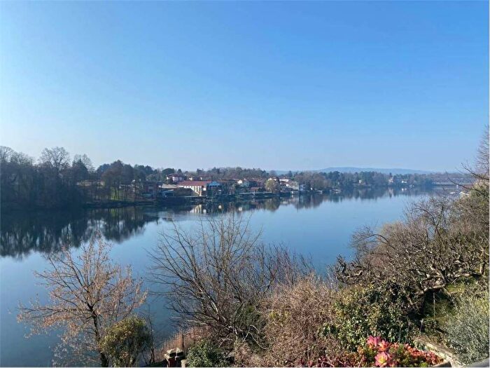 Casa con 6 locali in affitto in Via Bellaria, Centro, Sesto Calende