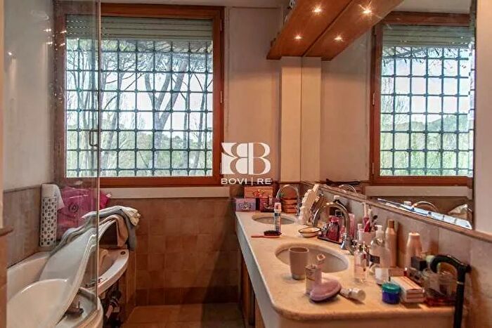 Casa con 7 locali in vendita in Via della Camilluccia RomaCamilluccia, Roma