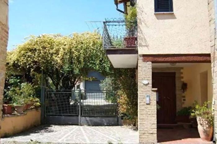 Casa quadrilocale in vendita in Via a Manzoni, Montefalco