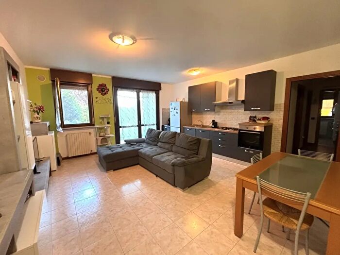 Appartamento trilocale in vendita in Via Primo Maggio, Caldiero