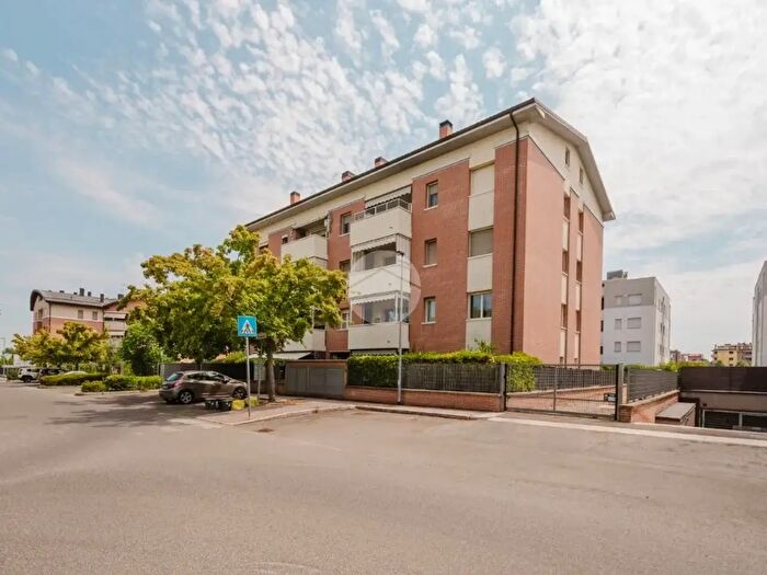 Appartamento trilocale in vendita in Via Terramare, Zola Predosa
