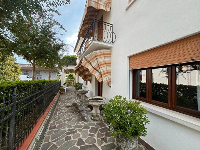 Casa con 8 locali in vendita in Via Carraretto Pianiga, Pianiga