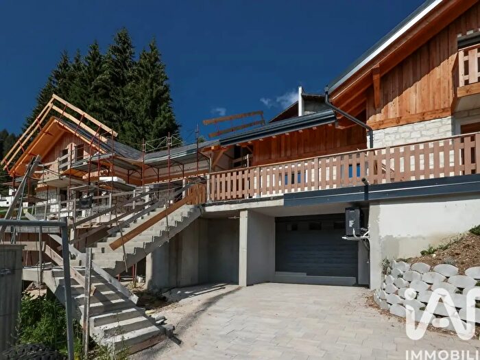 Appartamento trilocale in vendita in Via della Ferrovia, Roana