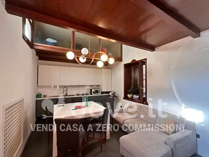 Appartamento trilocale in vendita in Via Calzaretti, Santa Maria A Vico