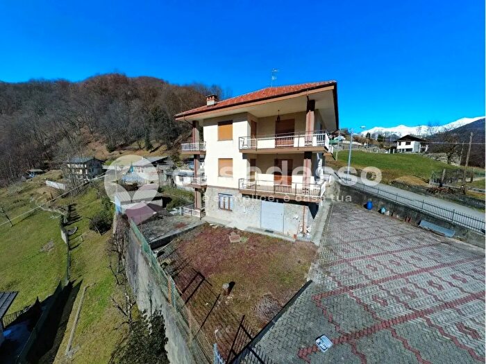 Casa con 12 locali in vendita in Via Murasse, Mezzenile