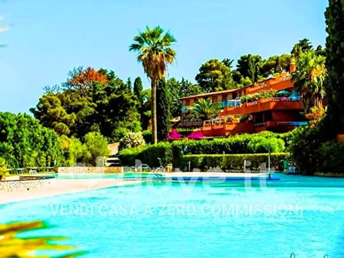 Appartamento con 5 locali in vendita in Via Capo dArco Snc, Rio