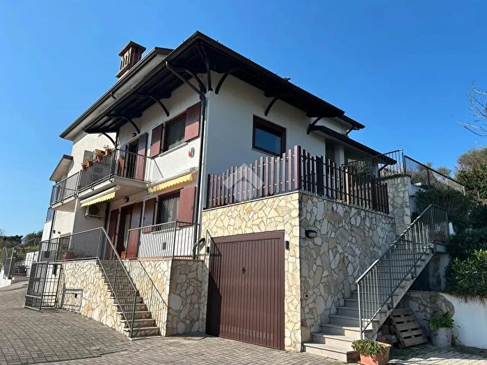 Casa quadrilocale in vendita in Villa Via Mameli, Muggia