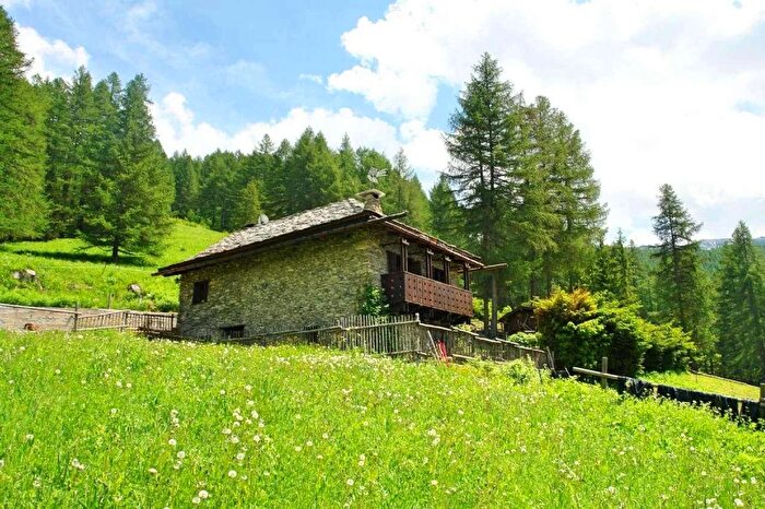 Casa con 7 locali in vendita in Via Richardette Sauze dOulx, Sauze DOulx