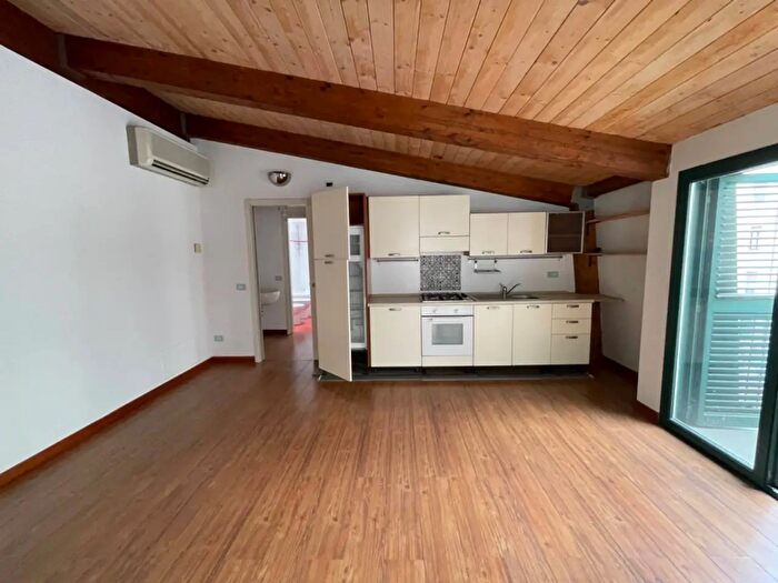 Appartamento bilocale in affitto in Via Andrea Solari, Milano