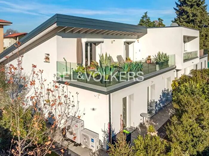 Casa con 6 locali in vendita in Verderio