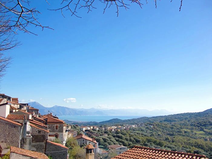 Casa con 5 locali in vendita in Via Marcello Saia, Roccagloriosa