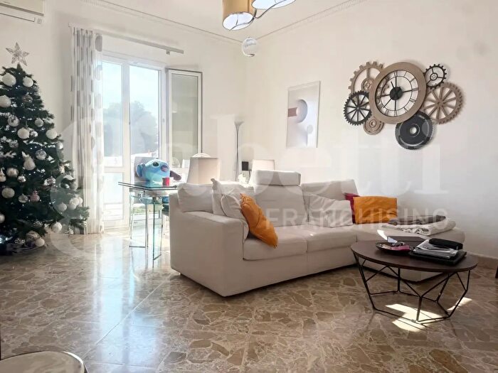 Appartamento trilocale in vendita in Via dellArenella, Palermo