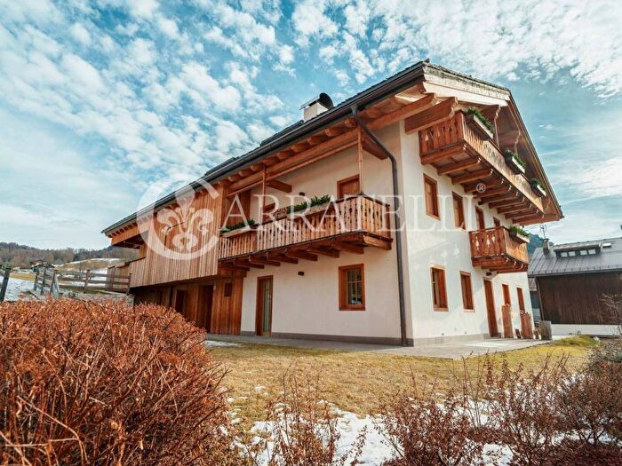 Appartamento con 6 locali in affitto in Via Spiga, Centro, Cortina dAmpezzo