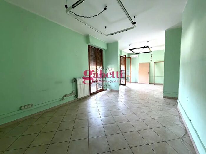 Appartamento con 5 locali in vendita in Piazza Togliatti, Scandicci