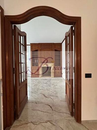 Appartamento quadrilocale in vendita in Varese