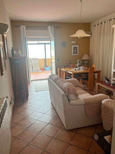 Appartamento trilocale in vendita in Via Dotto, Palermo