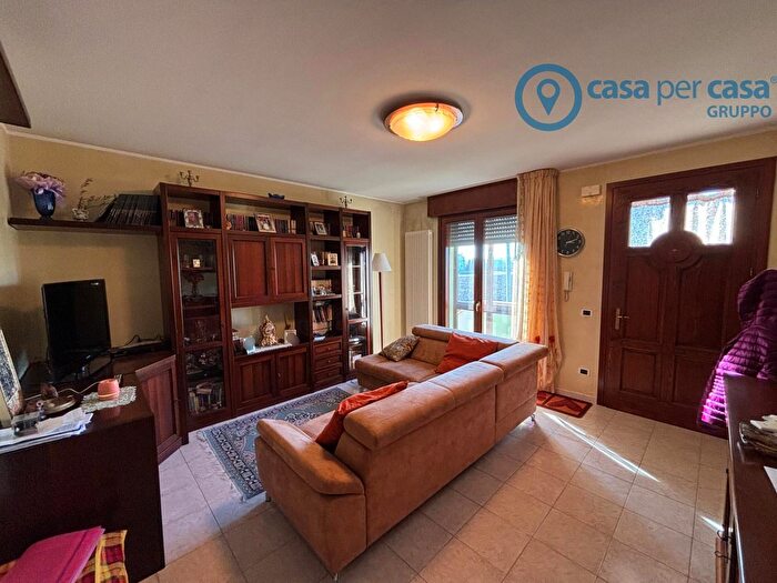 Appartamento trilocale in vendita in Villamarzana