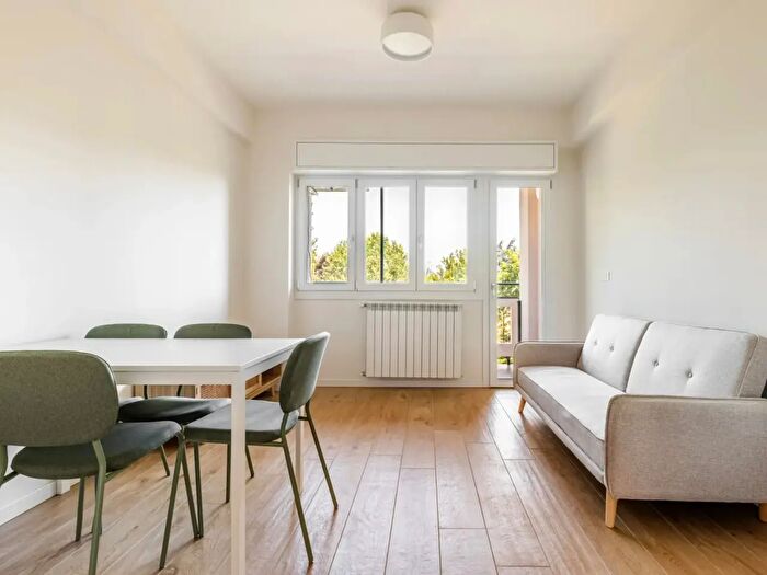 Appartamento bilocale in affitto in Via Giuseppe Pogatschnig, Milano