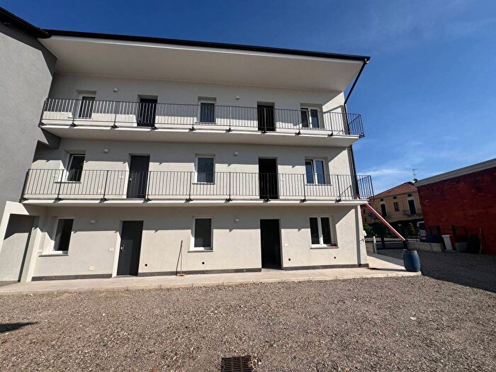 Appartamento monolocale in affitto in Centro, Borgomanero