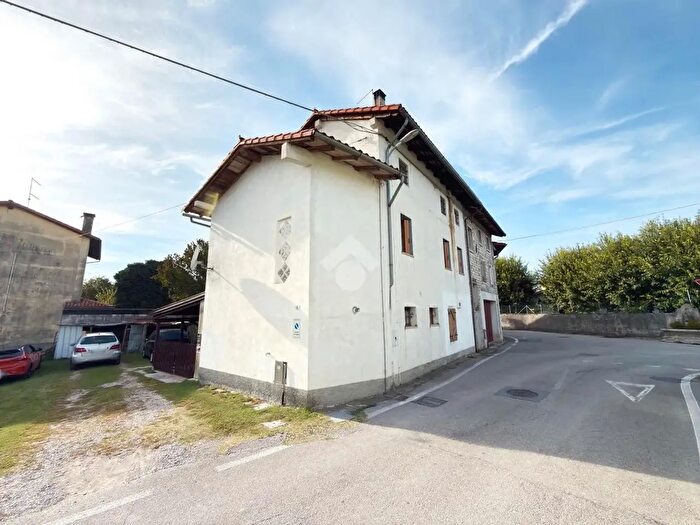 Casa con 7 locali in vendita in Via Salvadori, Vivaro
