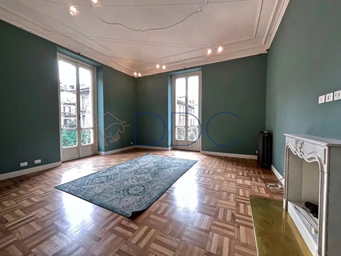 Appartamento con 5 locali in vendita in Via Ottavio Revel, Torino