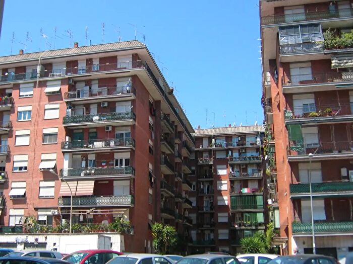 Appartamento trilocale in vendita in Viale Marco Fulvio Nobiliore, Roma