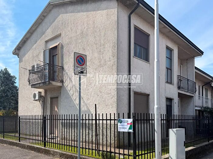 Casa quadrilocale in vendita in Via Fratelli Vigorelli, Paullo