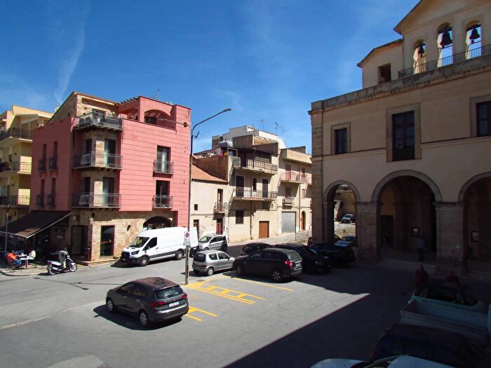Casa con 7 locali in vendita in Piazza Gerardo Noceto Sciacca, Sciacca