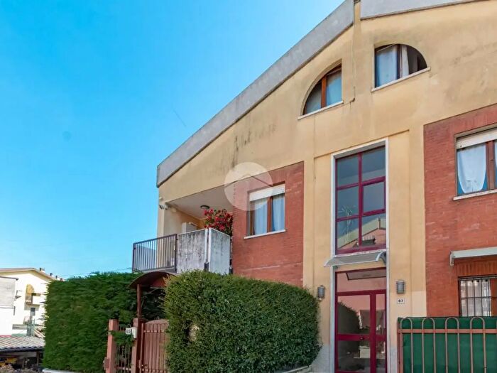 Appartamento trilocale in vendita in Via Magellano, Bussolengo