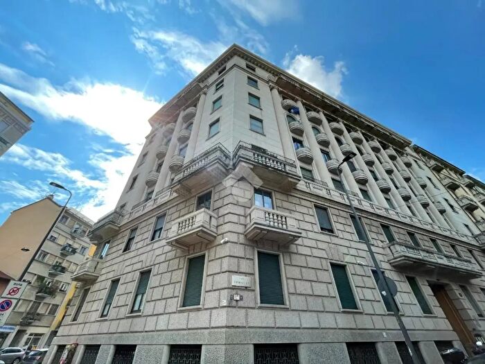 Appartamento trilocale in affitto in Viale Romagna, Milano