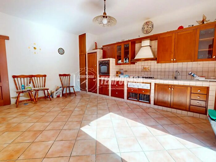 Casa quadrilocale in vendita in Trav Giulio Petroni a, Bari