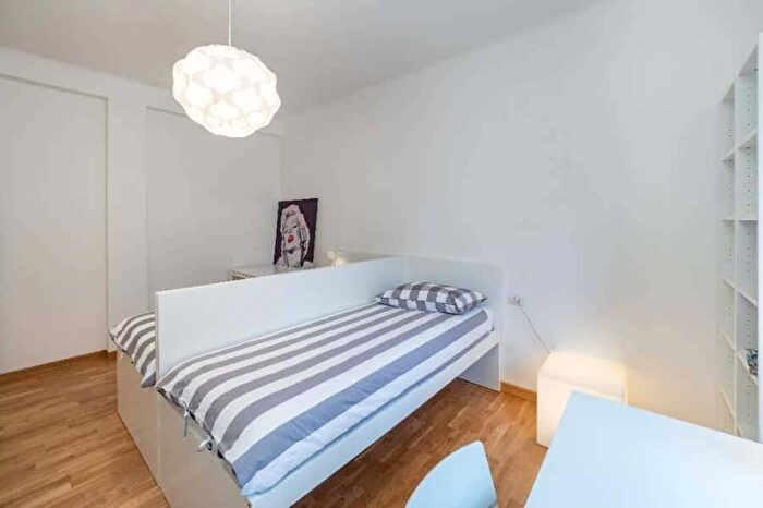 Appartamento trilocale in affitto in Via Nicolò Barabino, Corvetto, Milano