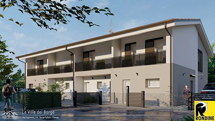 Casa quadrilocale in vendita in Faenza