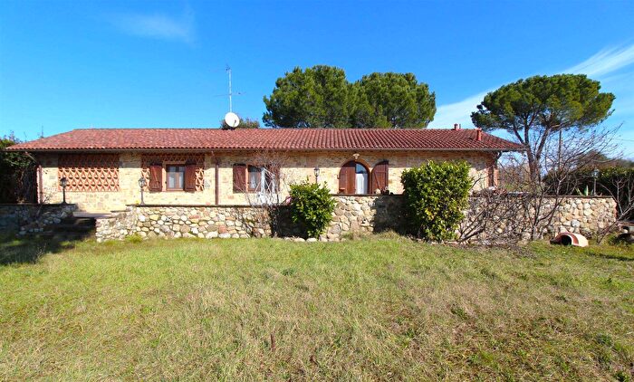 Appartamento con 5 locali in vendita in Poggibonsi