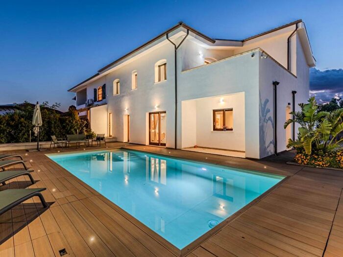 Casa con 5 locali in affitto in Via Biancospino, Margine Rosso Sant'Anastasia, Quartu Sant'Elena
