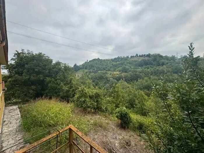 Casa con 6 locali in vendita in Corso della Libertà, Canelli