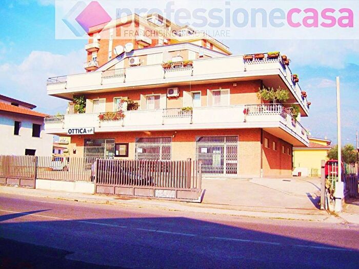 Case in Vendita e in Affitto - 3