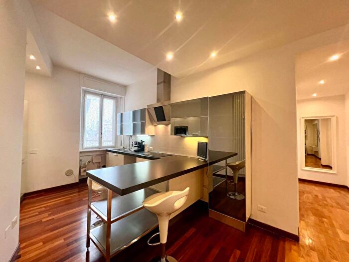 Appartamento trilocale in affitto in Viale Regina Giovanna, Porta Venezia, Milano