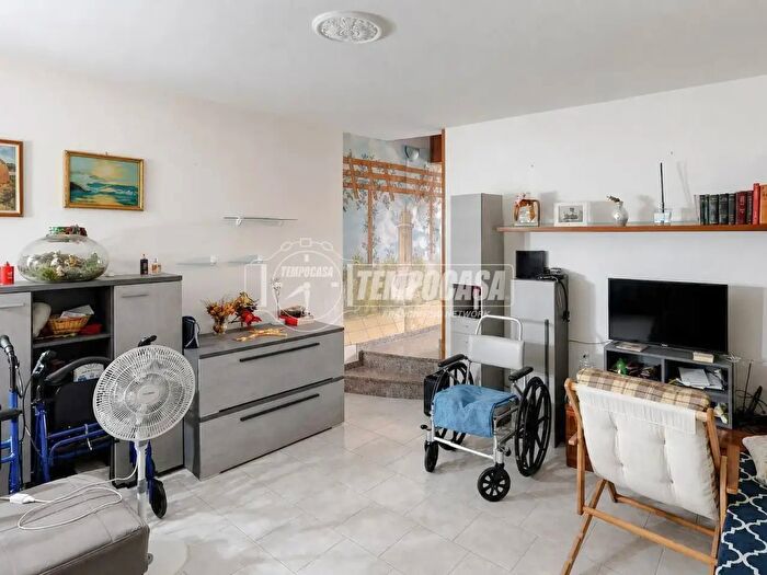 Appartamento trilocale in vendita in Via Alessandro Manzoni, Paullo